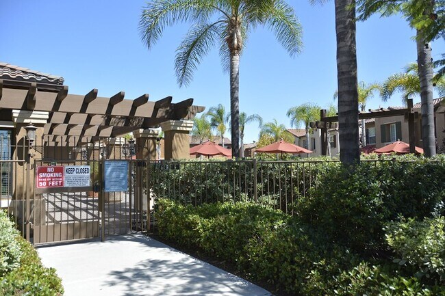 Building Photo - Spacious 3 BD, 3 BA Townhome in Airoso of Carmel Valley!