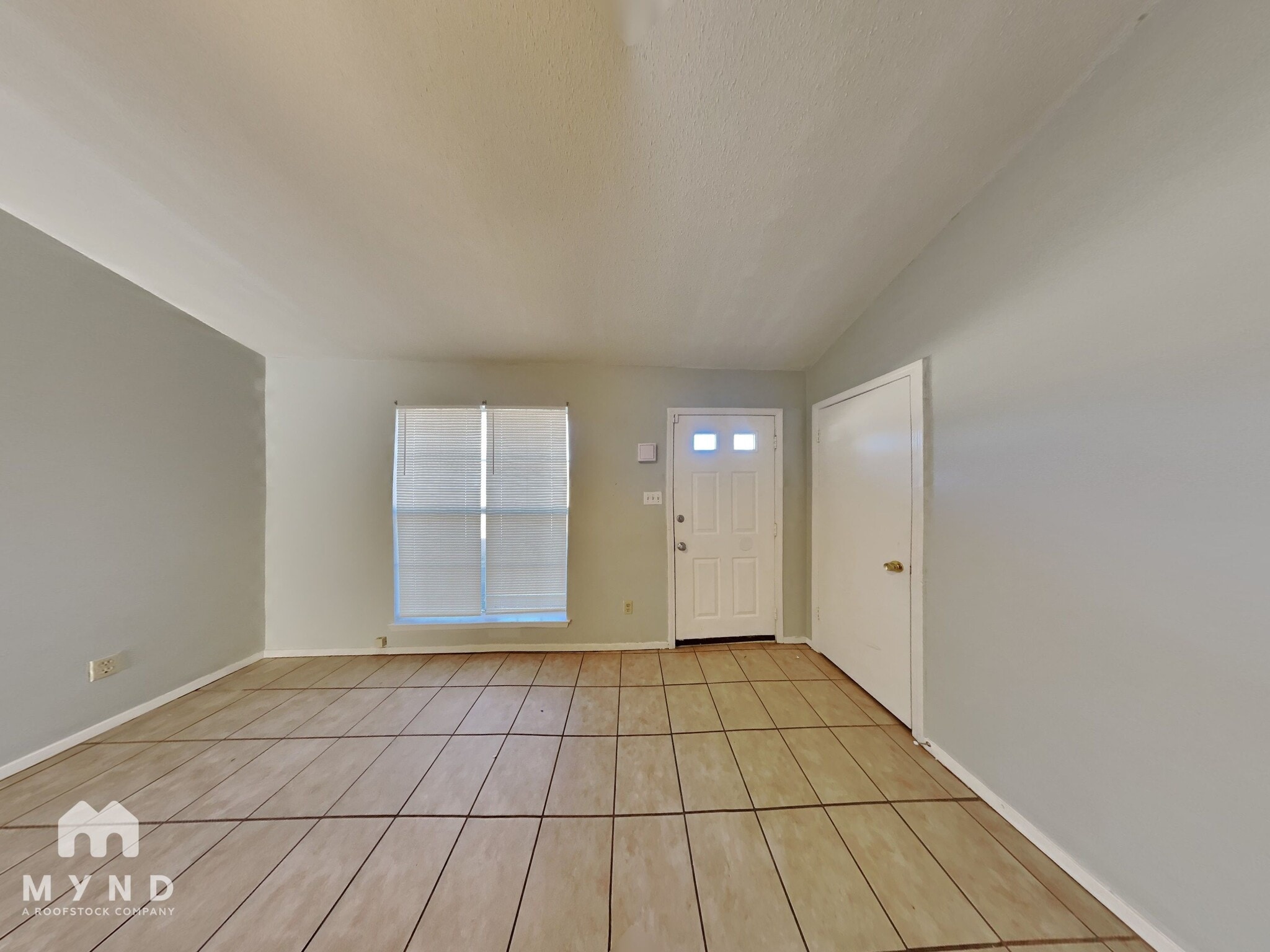 Building Photo - 3535 Laurel Cove