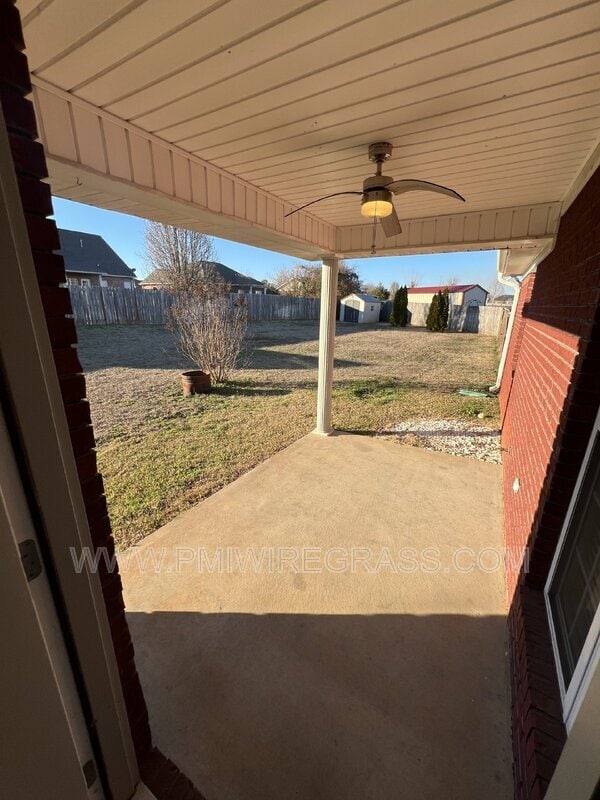 Building Photo - 267 Maree Dr