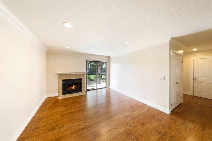 Living Room - 25601 Indian Hill Ln