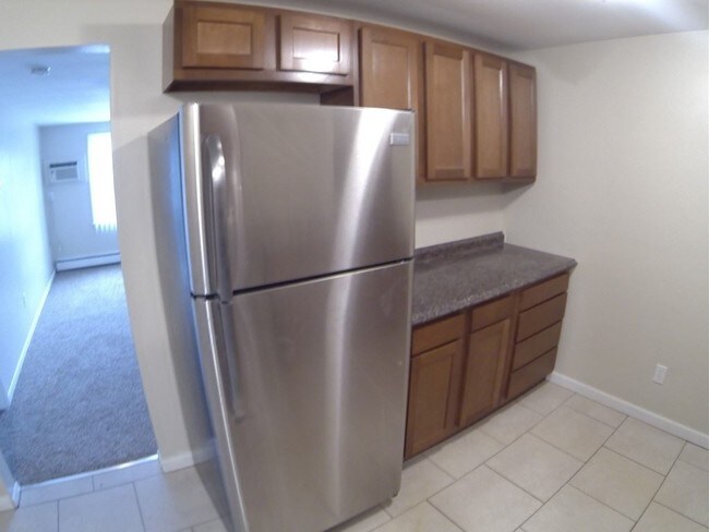 Building Photo - 1 br, 1 bath Apartment - 5029 Aravesta Ave.
