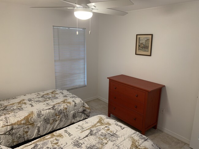 Guest Bed - 3745 59th Ave W