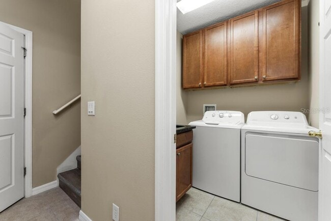 Building Photo - 868 Stonechase Ln