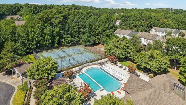 Building Photo - 3 Bedroom Townhome in the Heart of Dulth