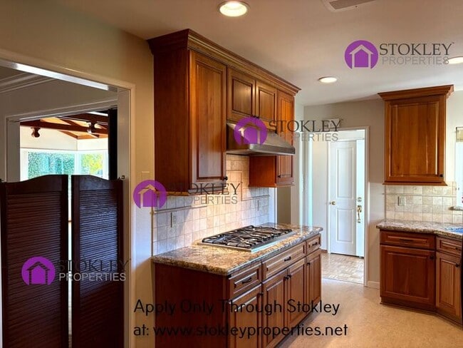 Building Photo - 1130 Laurel Dr