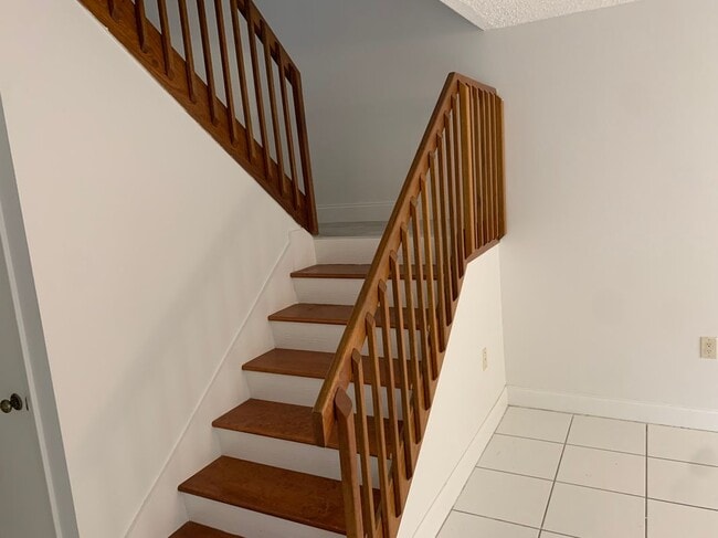 Building Photo - 3026 30th Ln