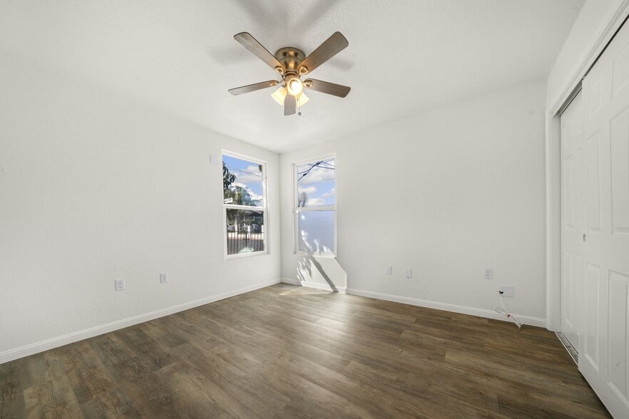 Building Photo - 98 W Siino Ave
