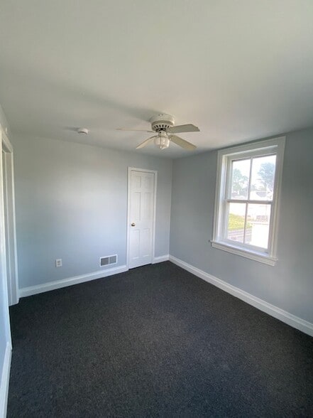 Building Photo - 4448 Orefield Rd