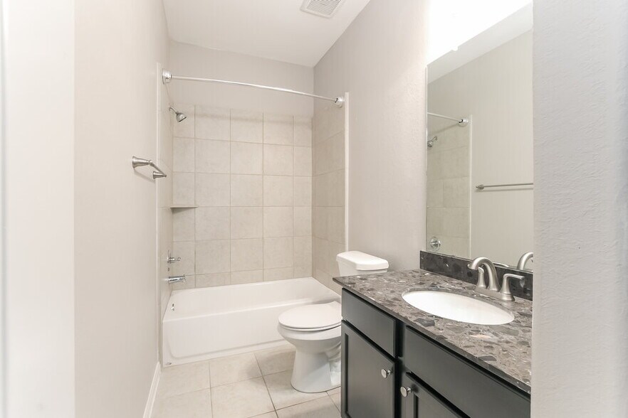 Building Photo - 339 Sea Breeze Dr