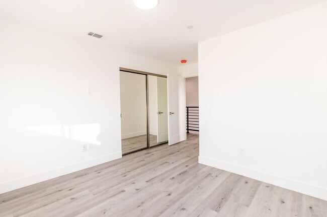 Building Photo - 148 S Madison Ave