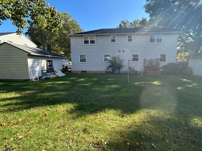 Building Photo - 518-520 Sloan Ave