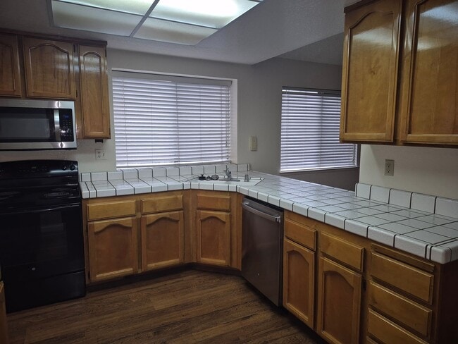 Building Photo - Adorable 3 bedroom 2 bath home