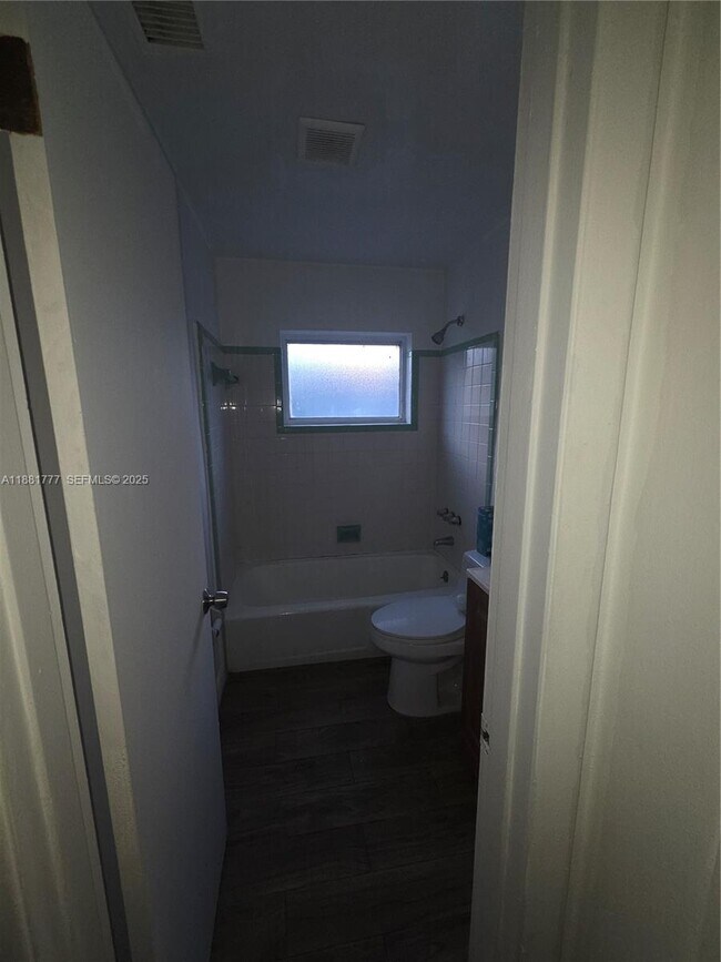 Building Photo - 503 N 25th St