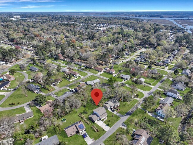 Building Photo - 828 Longbranch Dr