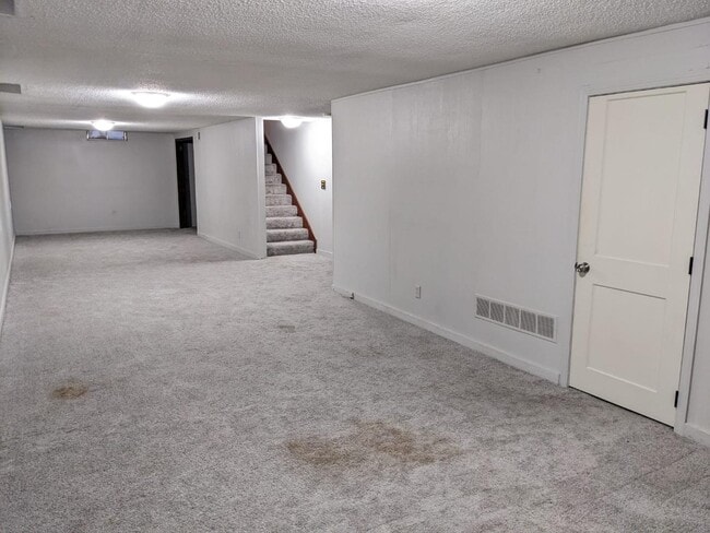 Building Photo - 5108 E Looman St