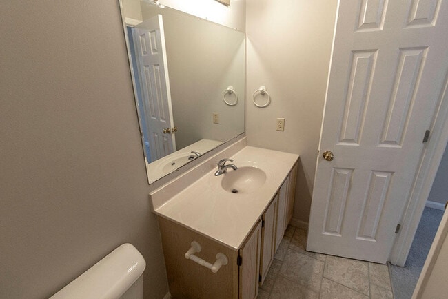 Building Photo - 214 Nikki Way