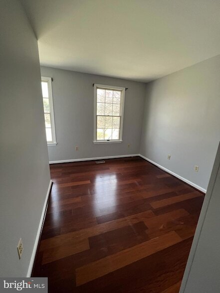 Building Photo - 6910 Raven Ln