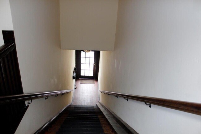 Building Photo - MainStN446