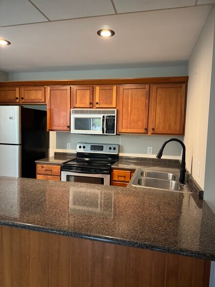 Building Photo - 6405 N Pinson Rd