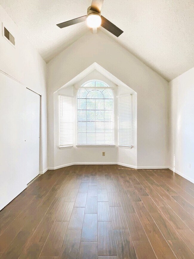 Building Photo - 2300 Old Spanish Trl