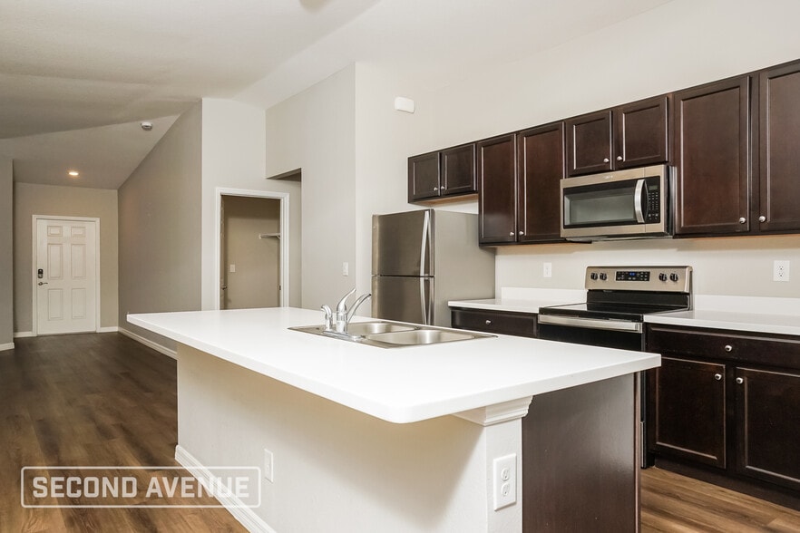 Building Photo - 678 Rutland Cir