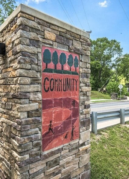 Building Photo - 312 Sloan Rd