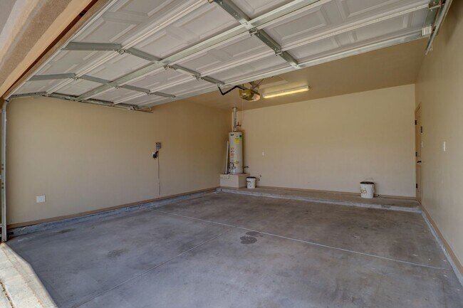 Building Photo - 4987 Wendall Rd