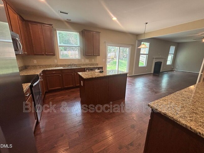 Building Photo - 4 White Spruce Ct