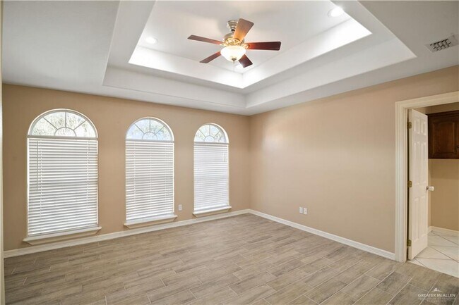 Building Photo - 23 Ora St