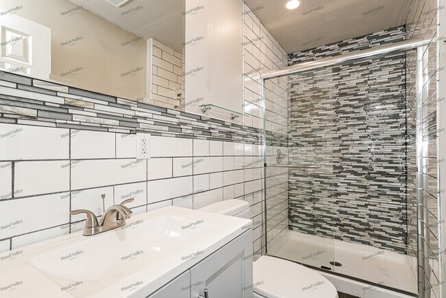 Building Photo - 1851 Longford Dr