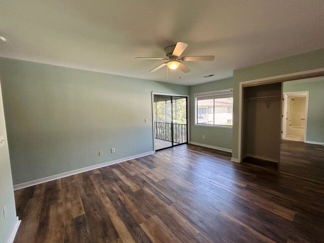 Building Photo - 2BR/2BA Condo close to Wrightsville Beach ...