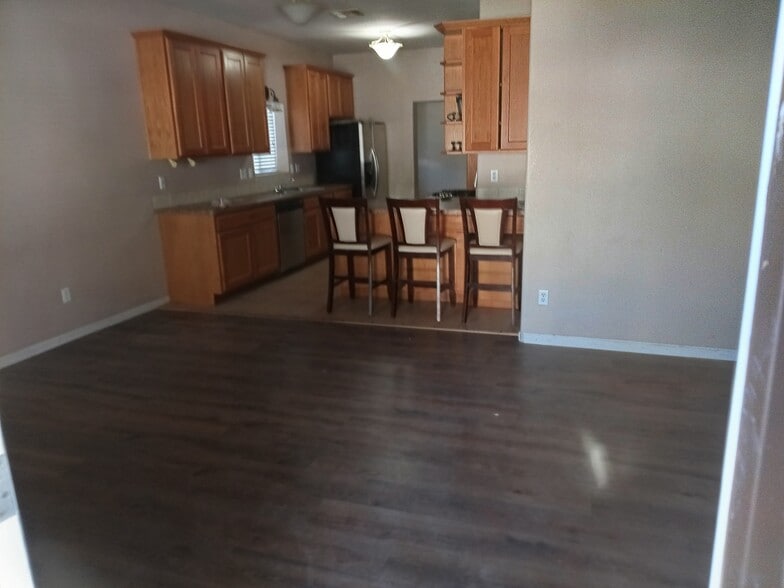 Building Photo - 299 Altarest Ave