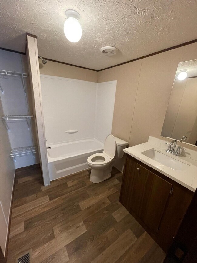 Building Photo - 72 Rd 5128