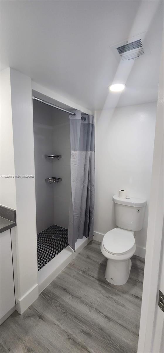 Building Photo - 8040 N Colony Cir