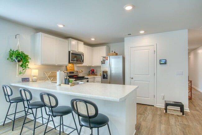 Building Photo - Charming 4-Bedroom Home in Desirable Waterside Community – Surf City, NC