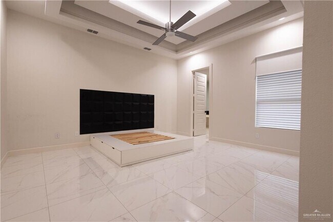 Building Photo - 30 Wisteria Ave