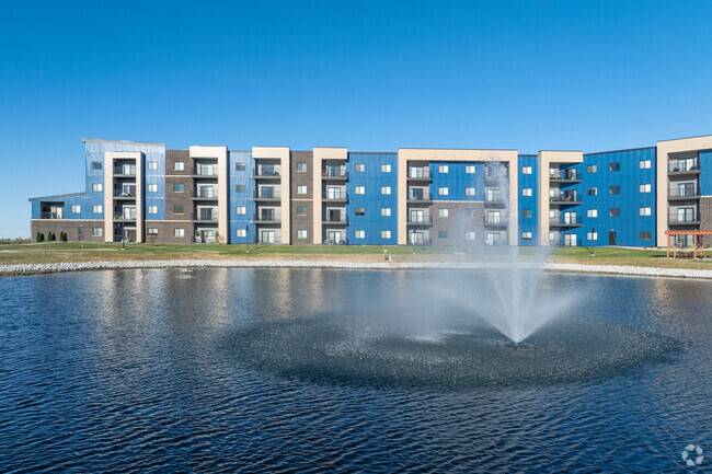 Building Photo - The Landing at Legends