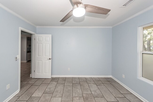 Building Photo - 2 Bedroom, 2 Bathroom Condo in Woodscape - Mt Pleasant