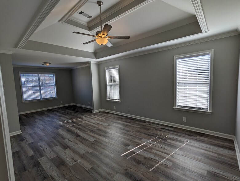 Building Photo - 4713 Derbyshire Dr