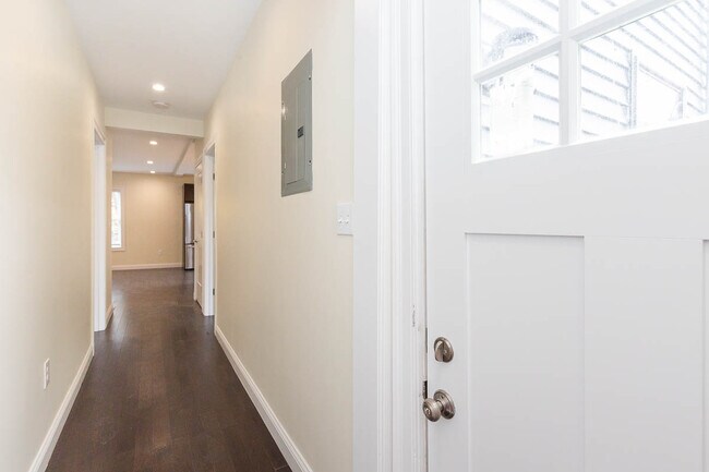 Building Photo - 59-59 Catherine St