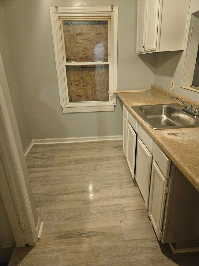 Building Photo - 3 Bedroom 1 Bath Ranch