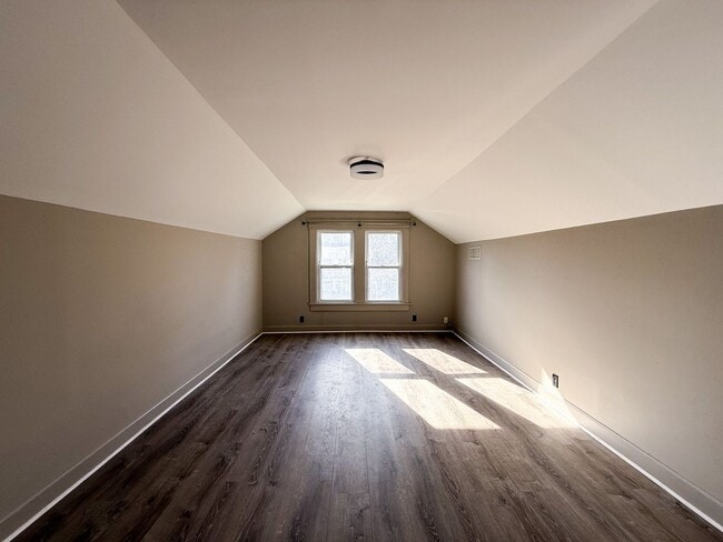 Building Photo - 5002 Dakota Ave