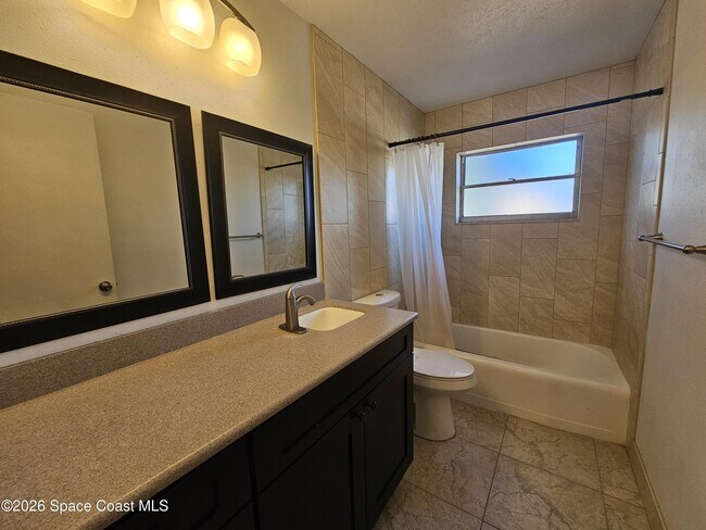 Building Photo - 1520 Cunningham Ave