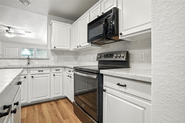 Building Photo - 14602 Windwood Park Ln