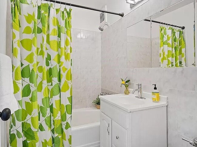 Building Photo - 415 Argyle Rd