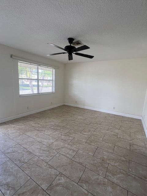 Building Photo - 2712 Peer Ln