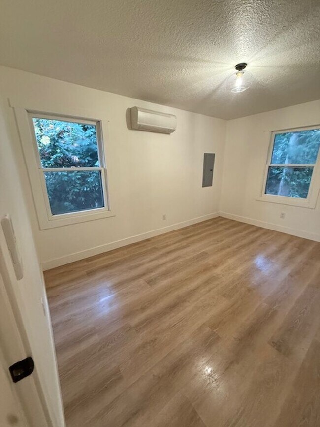 Building Photo - 4789 SE Ada Ln