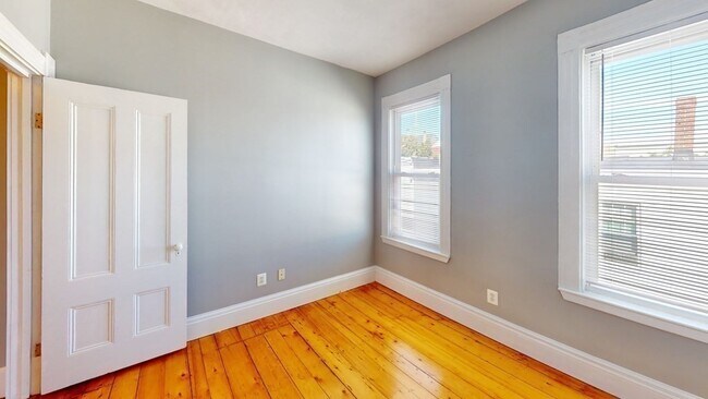 Building Photo - 65 Story St