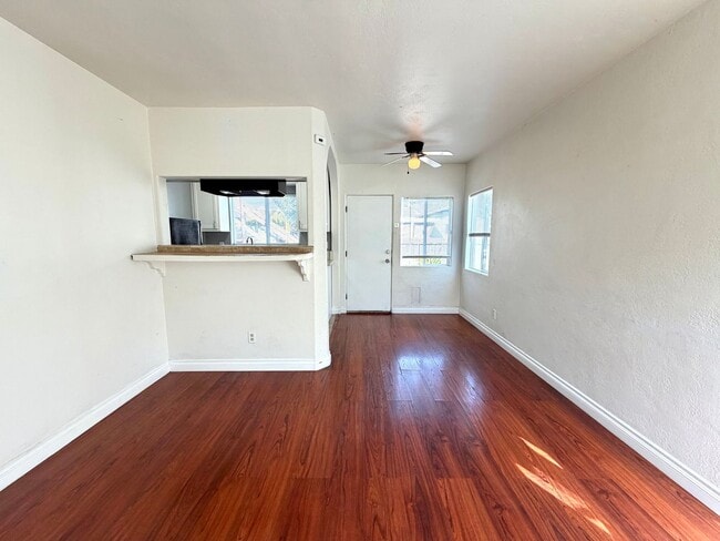 Building Photo - Now available 1bed/1bath cottage in Normal Heights!