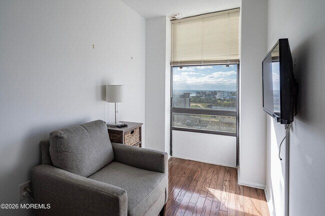 Building Photo - 787 Ocean Ave N